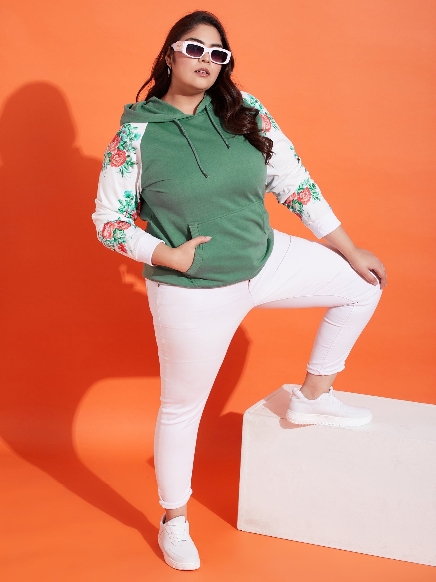 Austivo Women Colour Block Sweatshirt