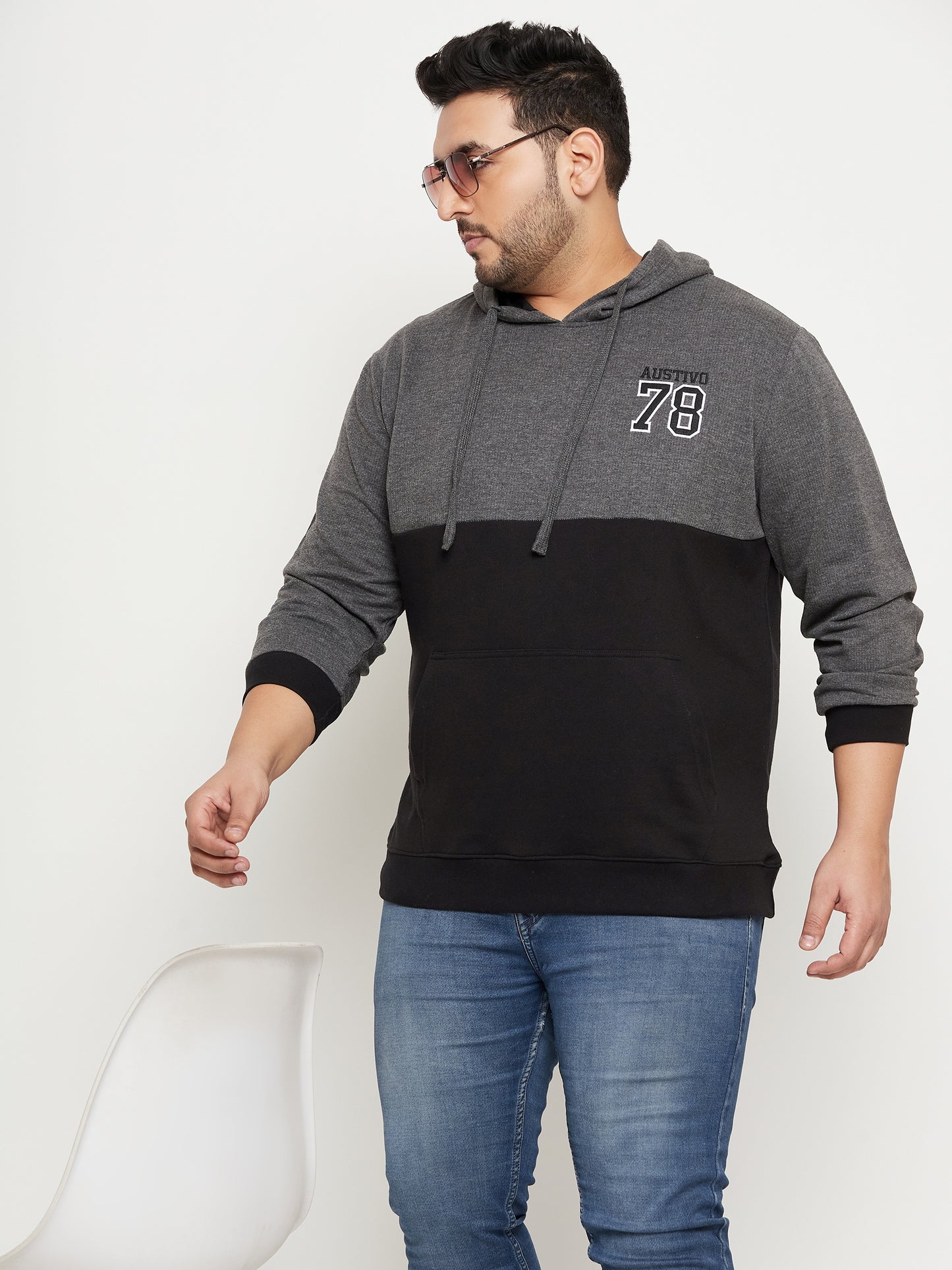 Austivo Men's Sweatshirt