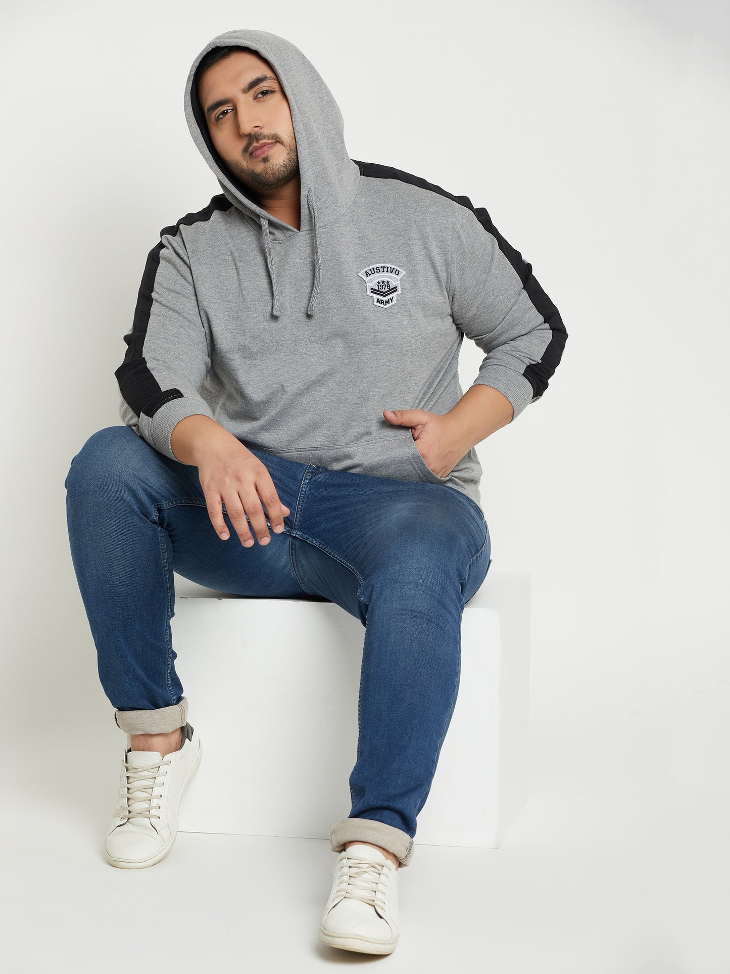 Austivo Men's Sweatshirt