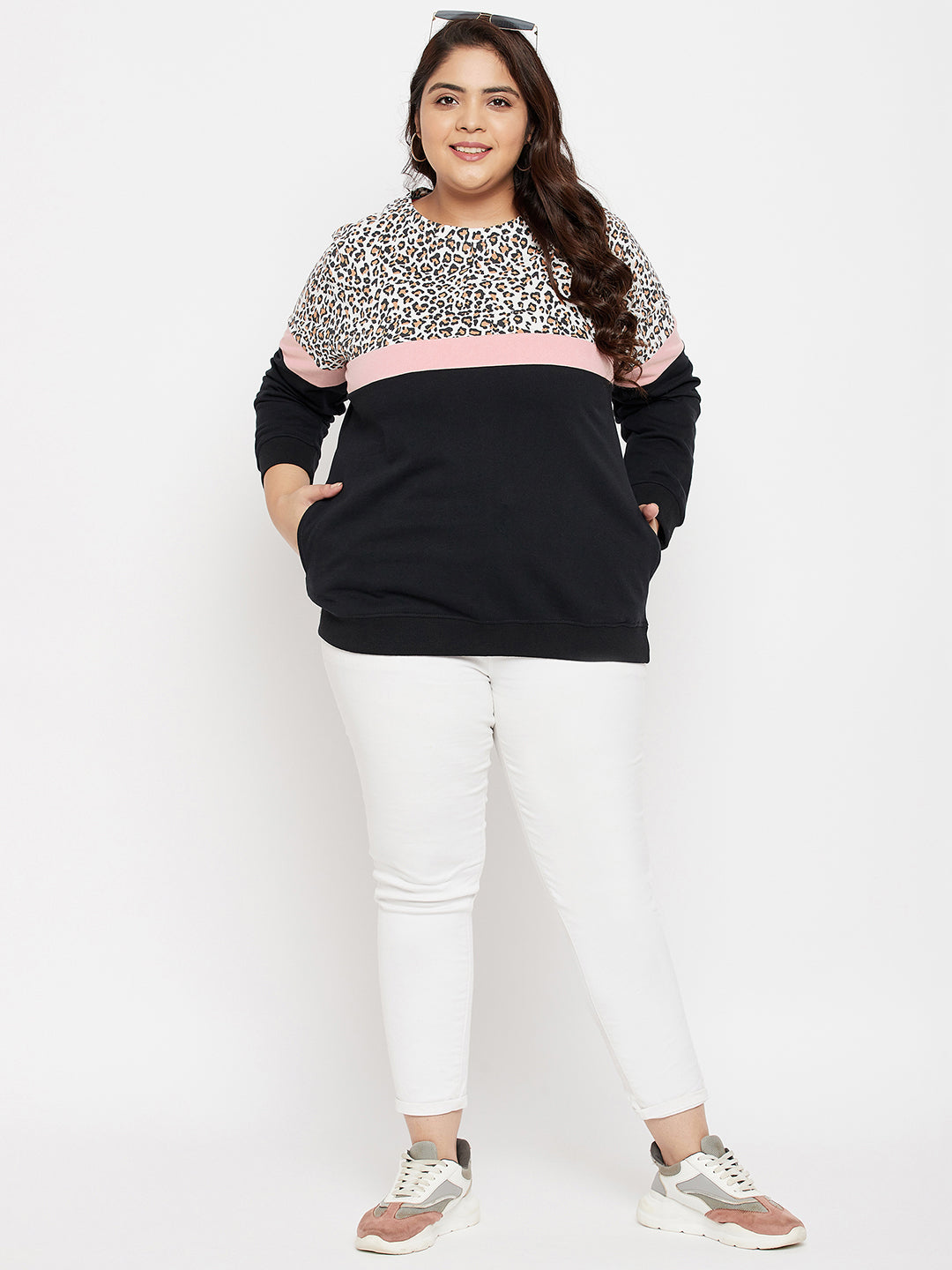 Austivo Women Colour Block Round Neck Sweatshirt