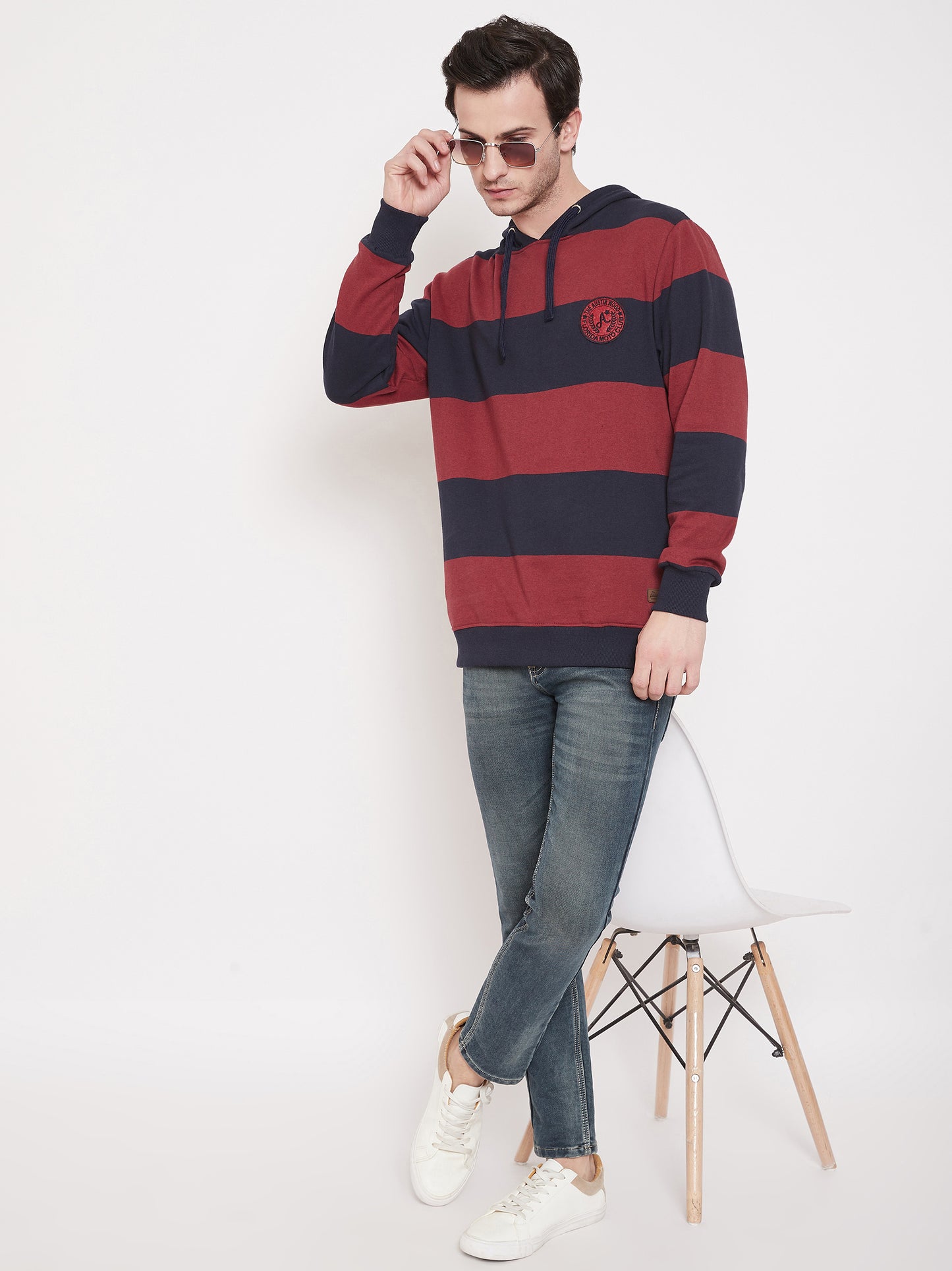 Austin Wood Men's Navy Blue Round Neck Color Blocked Sweatshirt