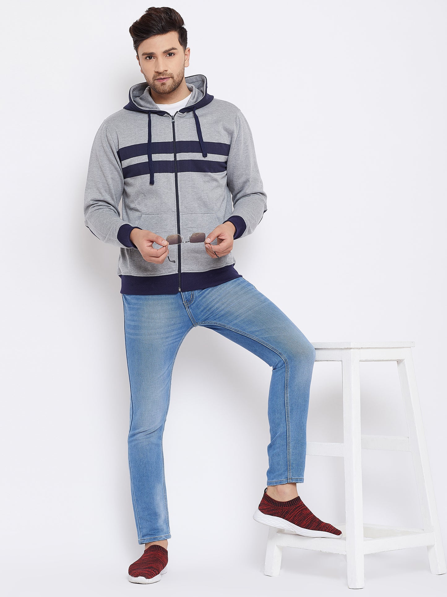 Austin Wood Men's Grey Full Sleeves Hooded Sweatshirt With Zipper