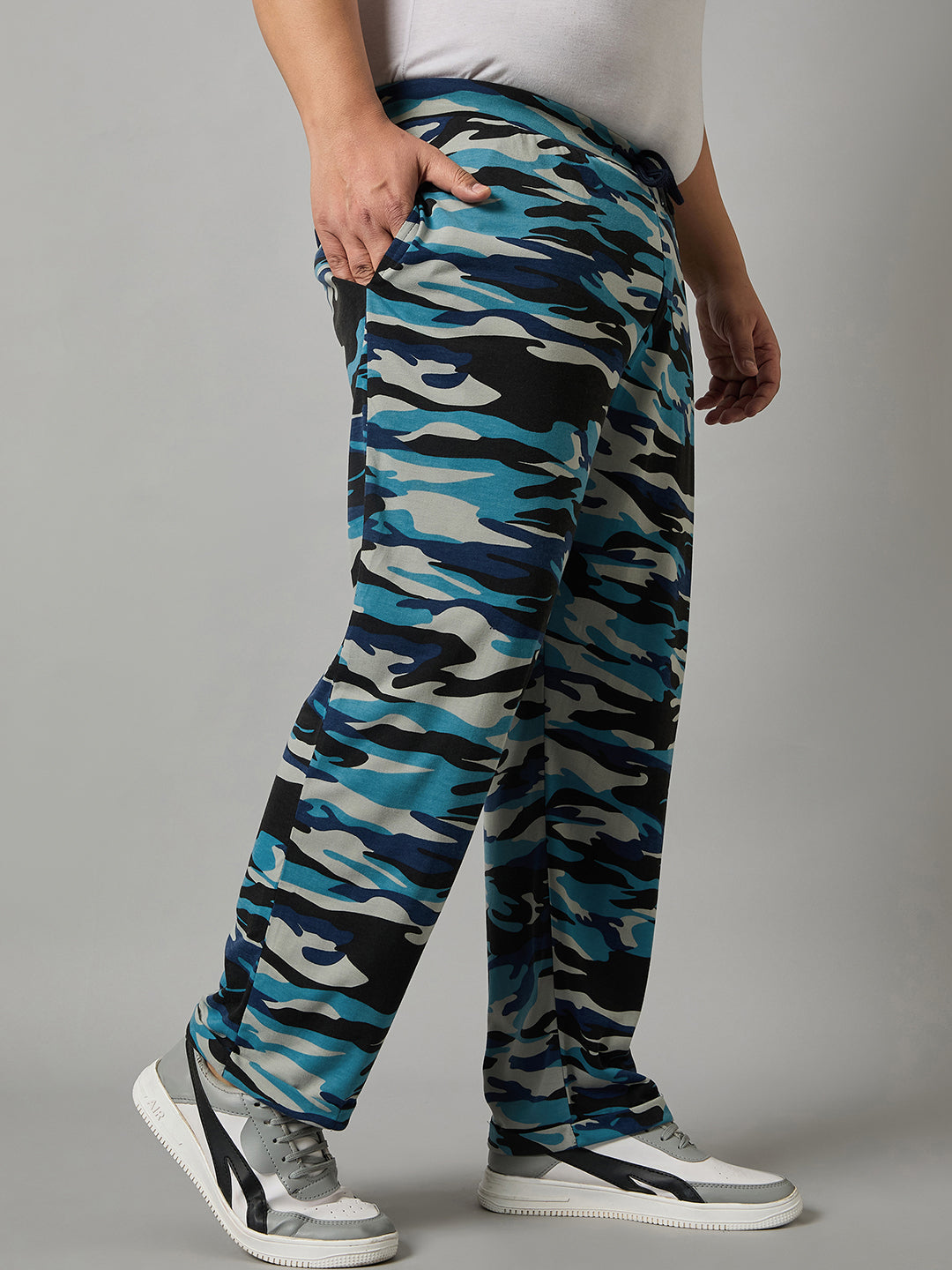 Austivo Printed Men Track Pants