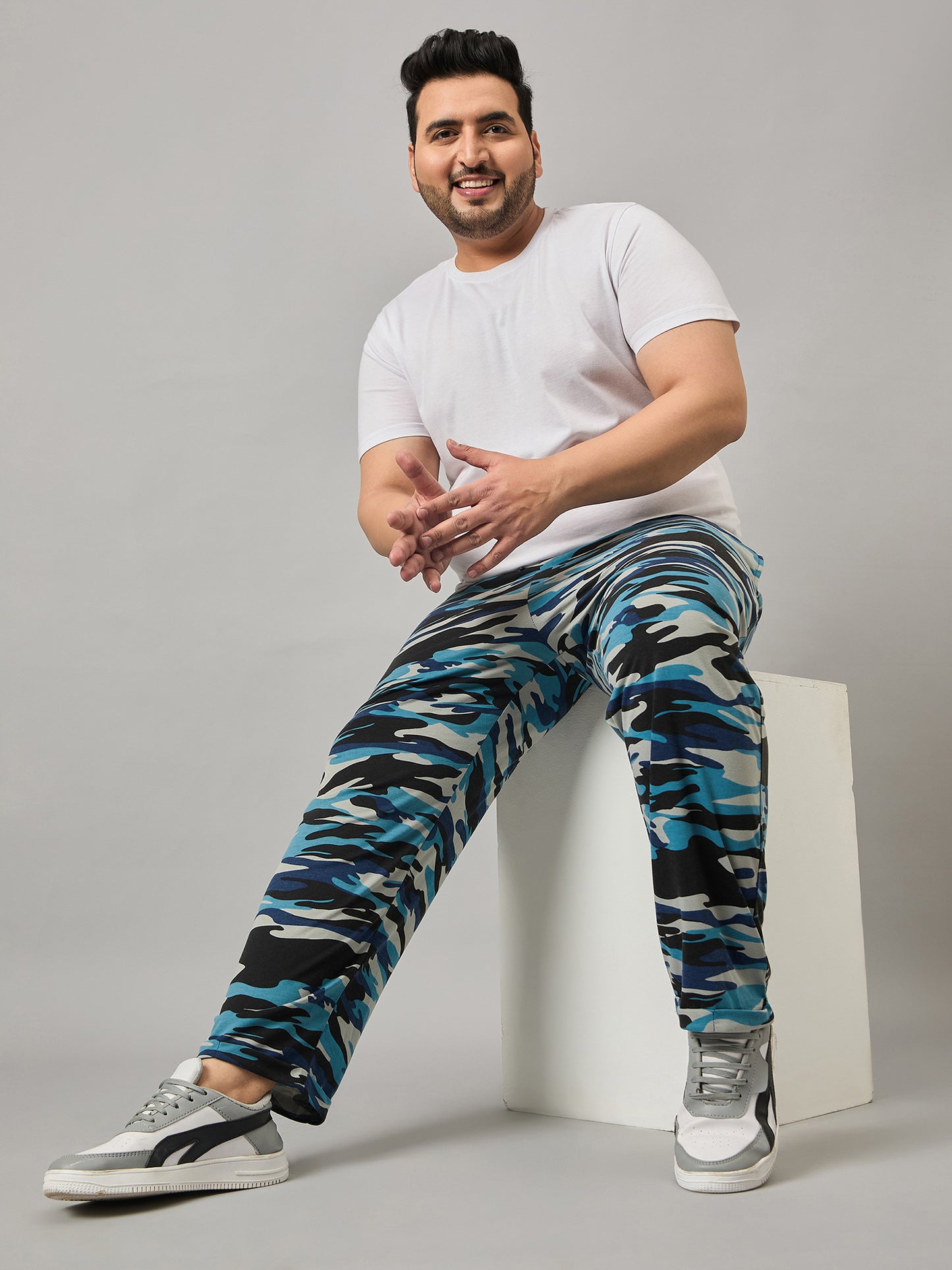 Austivo Printed Men Track Pants